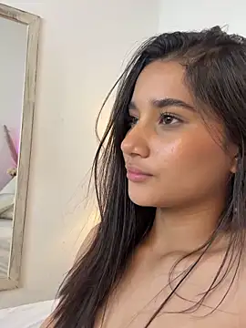 AlessiaVallmont live sex cam