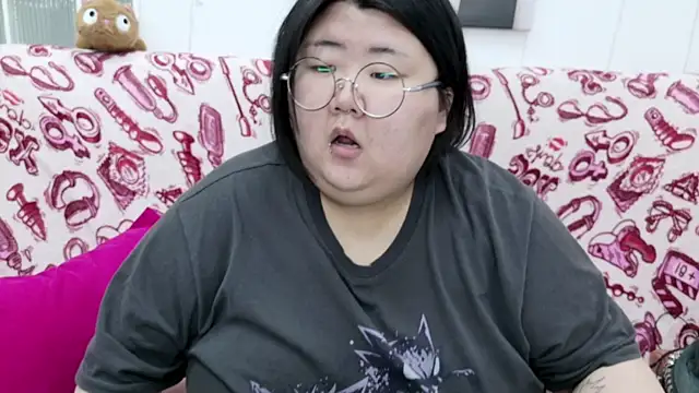 Nadine_asian live sex cam