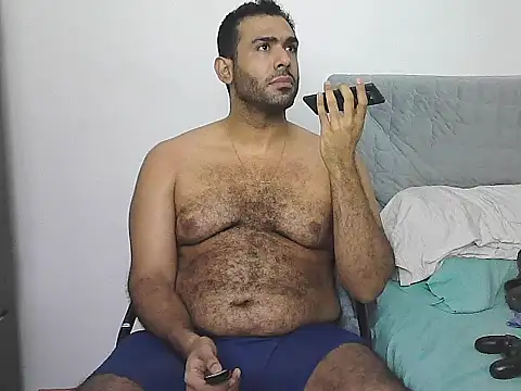 AlphaLatinoBear's cam snapshot