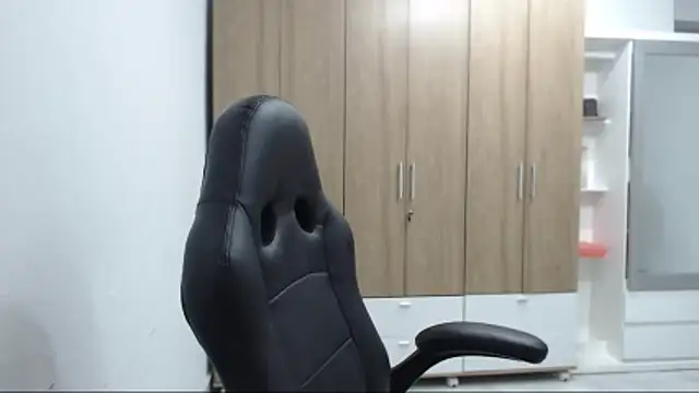 RoxanaLove9's cam snapshot