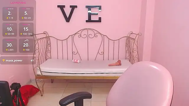 Choloeadams_xxx's cam snapshot