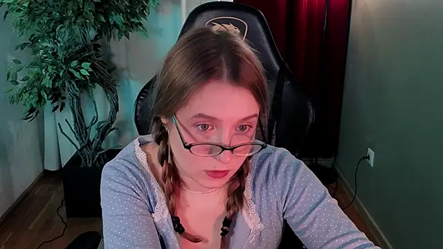 saint_trisha live sex cam