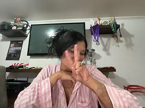 kinky_mila@xh live sex cam