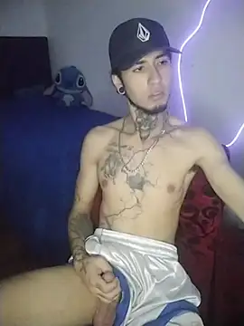 Tattoboy19cm's cam snapshot