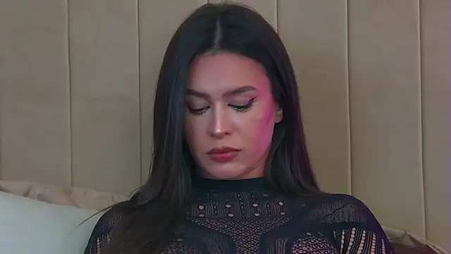 reyabaines live sex cam