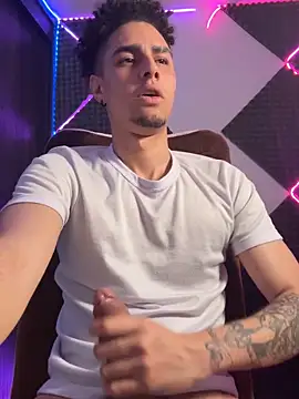 bigryann23 live sex cam