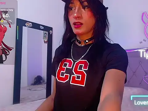 moonlyvelvet live sex cam