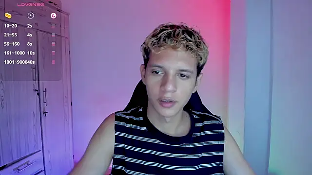 tylernova live sex cam