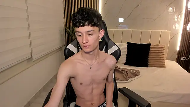 Patrick_Howland_ live sex cam