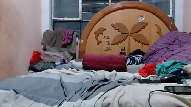 nakedlima live sex cam