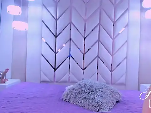 Raven_Luxx live sex cam