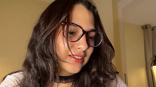 xSelena live sex cam