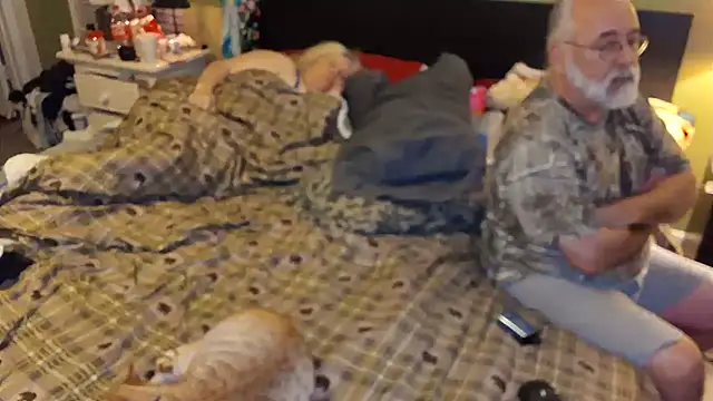 BigDaddyandSweetMama live sex cam