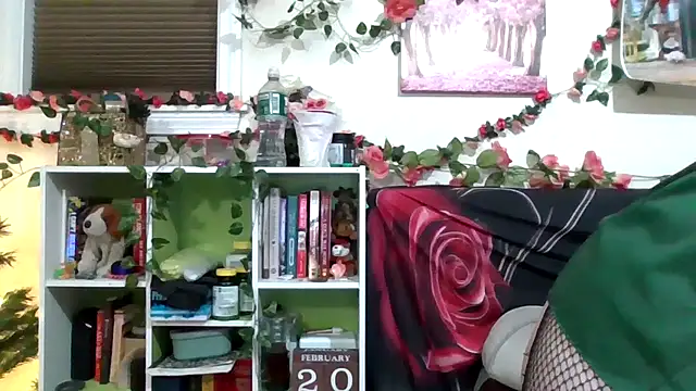 AverageRose's cam snapshot