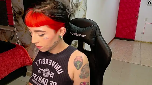 nova_kitttyy's cam snapshot