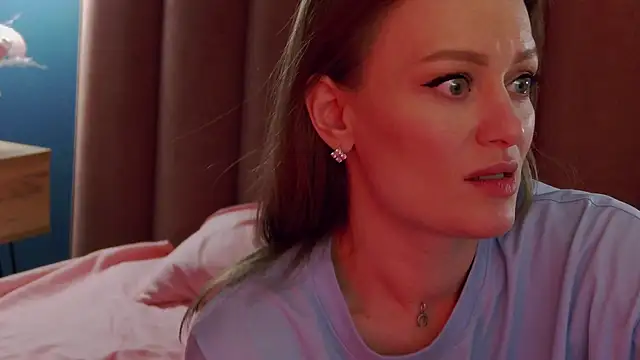 EvelynPoole's cam snapshot