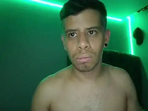 WILD_BIGCOCK35 live sex cam