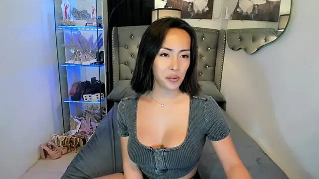 reighnempress live sex cam