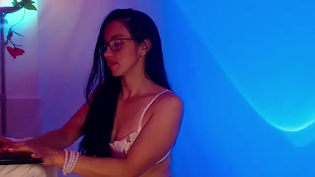 Belladonna_lips's cam snapshot