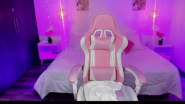 Emma_softt's cam snapshot