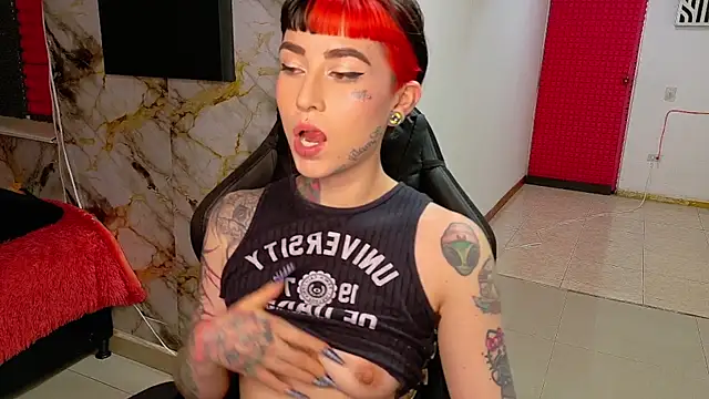 nova_kitttyy's cam snapshot