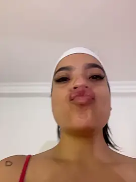 JuanitaMore01's cam snapshot