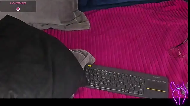 MiaKay1 live sex cam