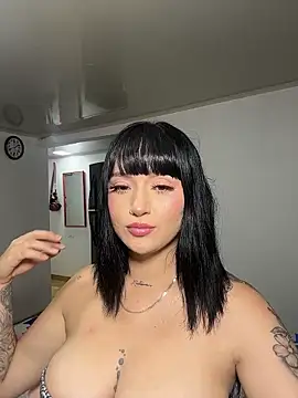 emily_acorn's cam snapshot