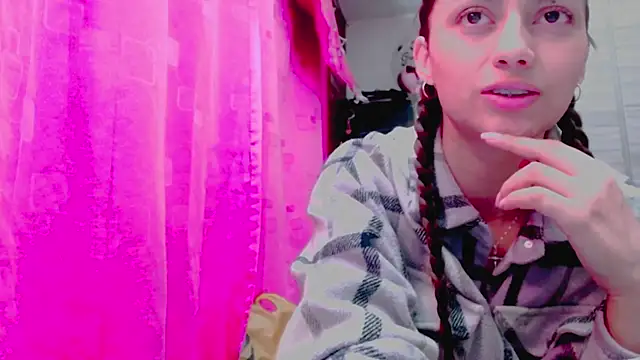 holy_juli live sex cam