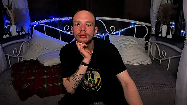 LandonMalone live sex cam
