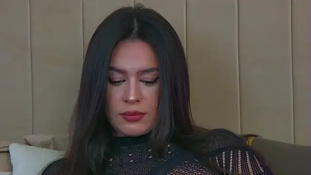 reyabaines live sex cam