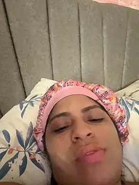 Tana_latin's cam snapshot