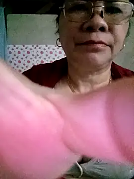 small-house123's cam snapshot