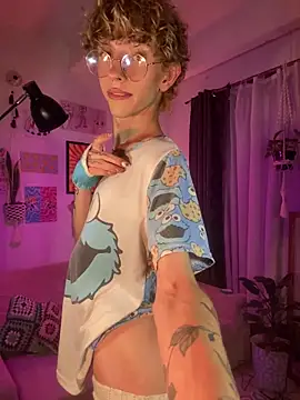 lyamthommpson's cam snapshot