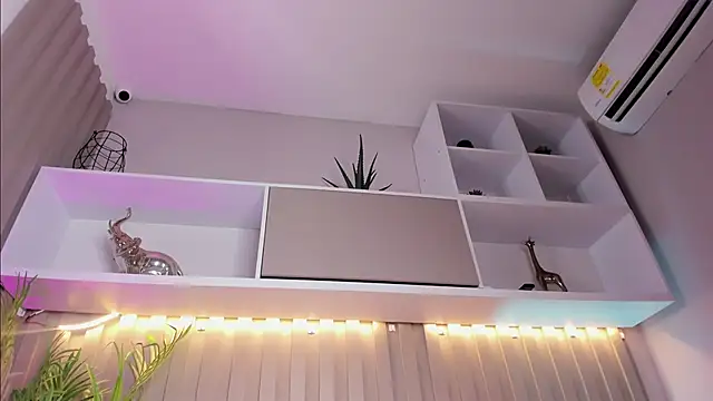 dahianthompson live sex cam