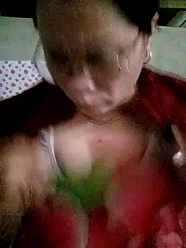 small-house123's cam snapshot