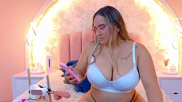 MiaLaurents live sex cam