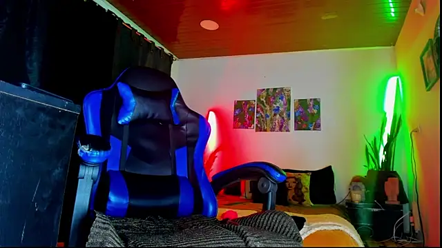 LatinMilk_'s cam snapshot