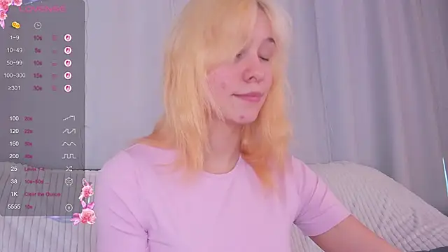 EmilyTrase's cam snapshot