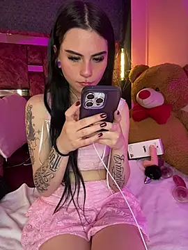 Veronicaa_lodge1's cam snapshot