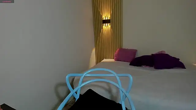 LyraFrost5's cam snapshot