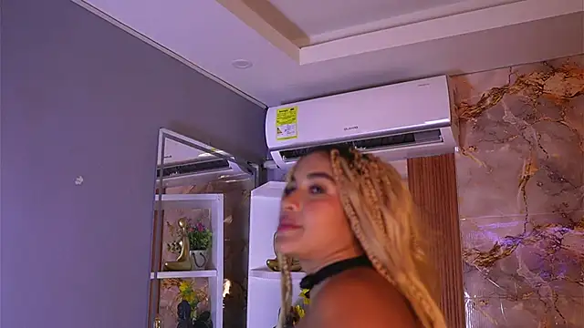 zoey-fox's cam snapshot