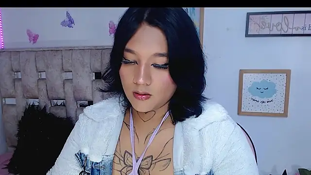 IssadoraaR live sex cam