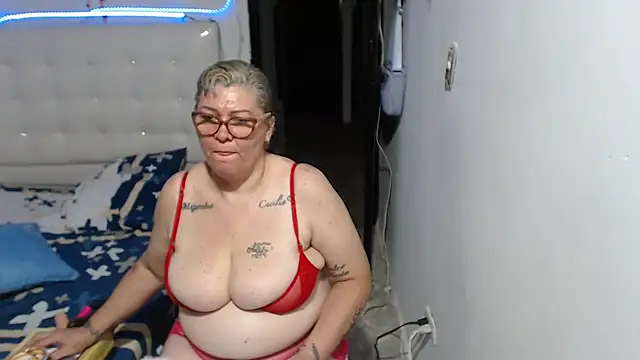 Olgahunder live sex cam