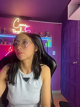 MyCutieBabe's cam snapshot