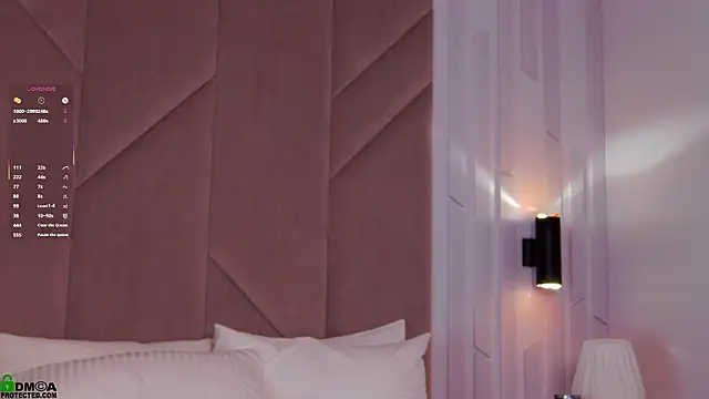 SaraHearts live sex cam