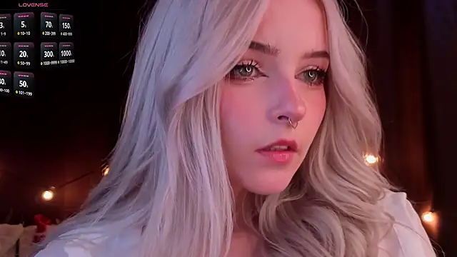 ShyniAlice live sex cam