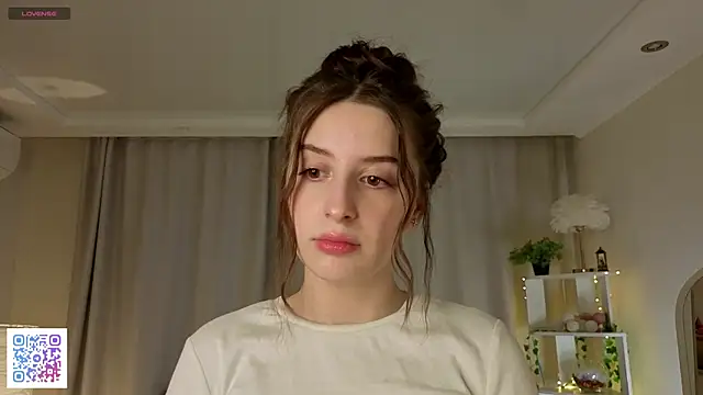 LeanneDinkle live sex cam