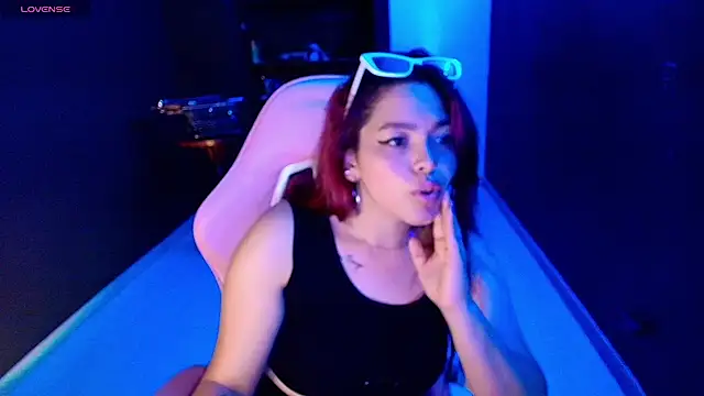 scarlett_velvet_'s cam snapshot