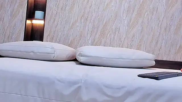 alina_hart's cam snapshot